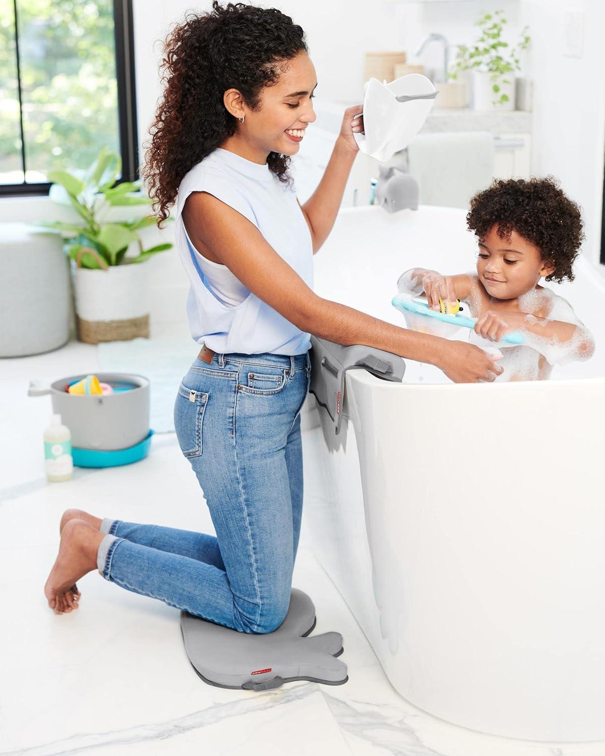 imageSkip Hop Baby Bath Rinse Cup MOBY TearFree Waterfall Rinser Blue Age 0Moby Rinser White